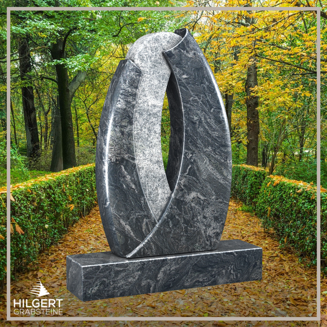 HO-LI-E087 | Hilgert Grabsteine | Stehender Grabstein aus Granit | auch als Urnengrabstein