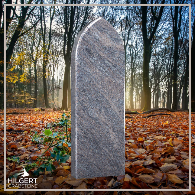 HO-LI-C025 | Hilgert Grabsteine | Stehender Grabstein aus Granit | auch als Urnengrabstein