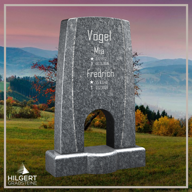 HO-LI-C093 | Hilgert Grabsteine | Stehender Grabstein aus Granit | auch als Urnengrabstein