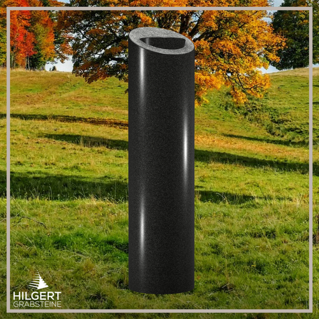 HO-LI-D181 | Hilgert Grabsteine | Stehender Grabstein aus Granit | auch als Urnengrabstein