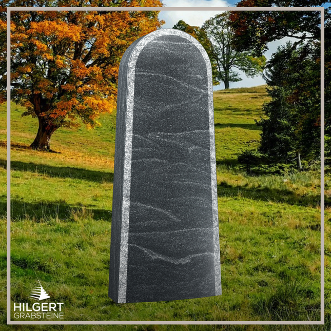 HO-LI-C114 | Hilgert Grabsteine | Stehender Grabstein aus Granit | auch als Urnengrabstein