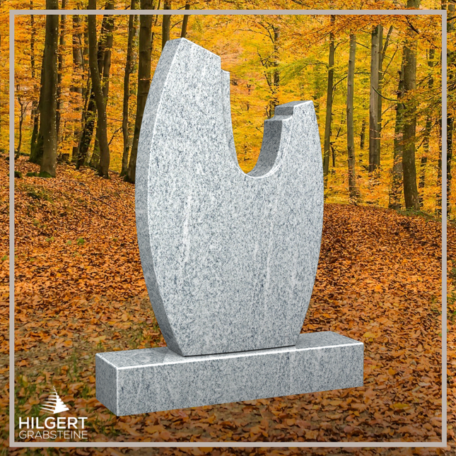 HO-LI-E041 | Hilgert Grabsteine | Stehender Grabstein aus Granit | auch als Urnengrabstein