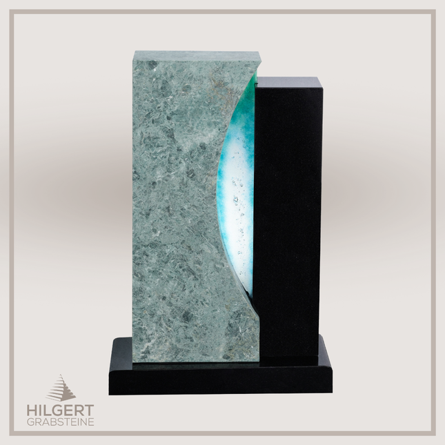 HO-DA-AB18-03 | Hilgert Grabsteine | Stehender Grabstein aus Naturstein