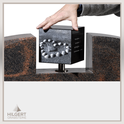 HO-GR-002770 | Hilgert Grabsteine | Stehender Grabstein aus Naturstein