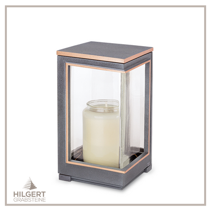 LA-ST-40377-40405 | Hilgert Grabsteine | Laterne