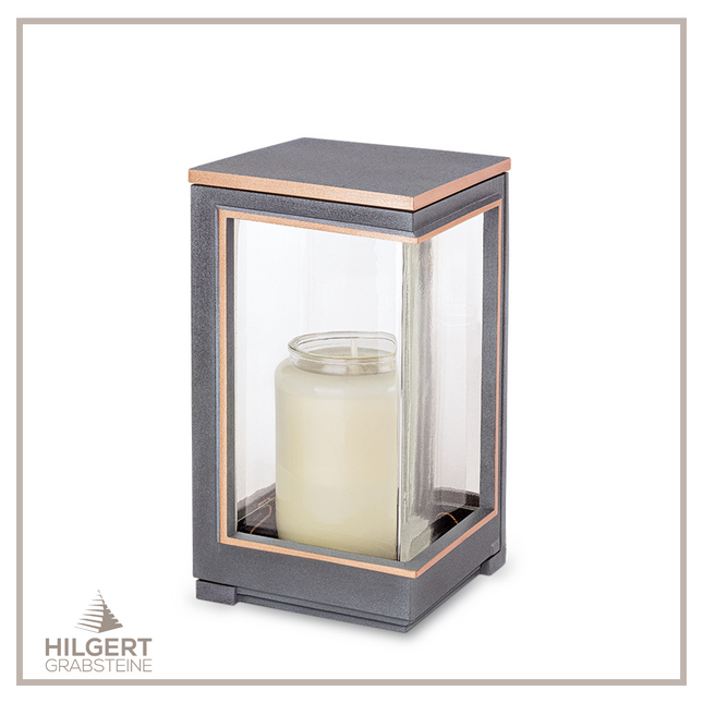 LA-ST-40377-40405 | Hilgert Grabsteine | Laterne