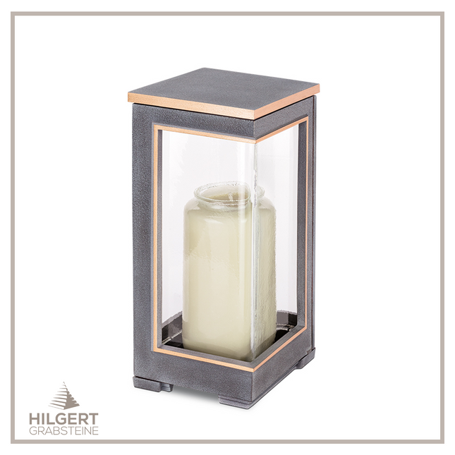 LA-ST-40377-40405 | Hilgert Grabsteine | Laterne