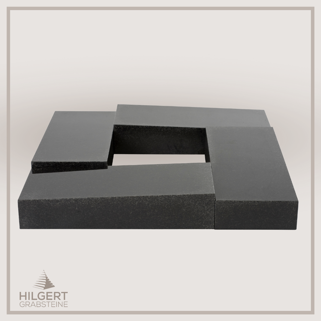 UR-DA-SF2010.44 | Hilgert Grabsteine | Urnengrabstein aus Granit