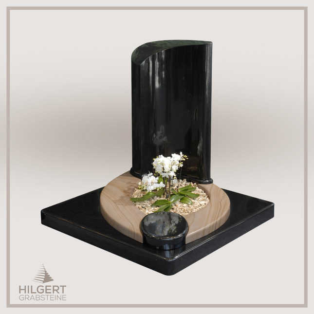 UR-GR-09-59 | Hilgert Grabsteine | Urnengrabstein aus Granit
