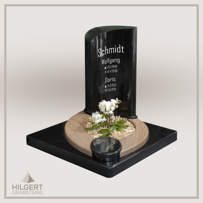UR-GR-09-59 | Hilgert Grabsteine | Urnengrabstein aus Granit