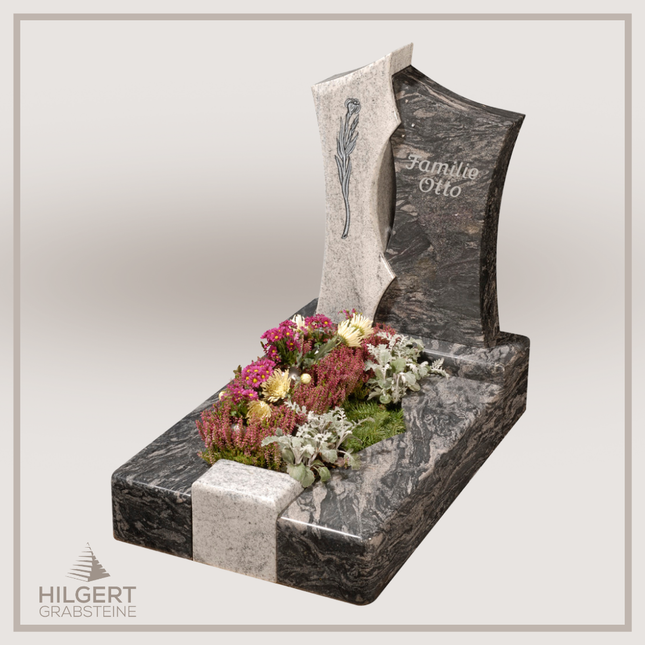 UR-GR-12-295-002820 | Hilgert Grabsteine | Urnengrabstein aus Granit