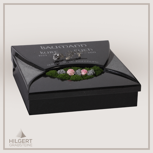 UR-GR-13-324 | Hilgert Grabsteine | Urnengrabstein aus Granit