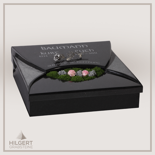UR-GR-13-324 | Hilgert Grabsteine | Urnengrabstein aus Granit