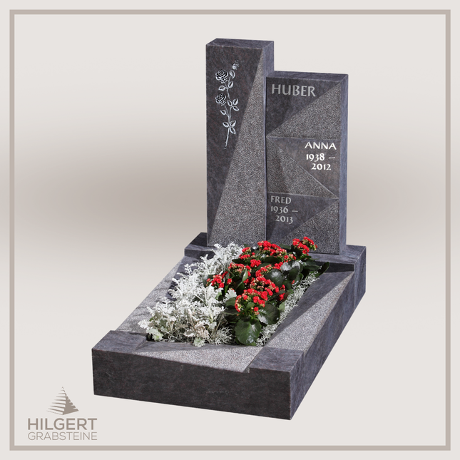 UR-GR-2767 | Hilgert Grabsteine | Urnengrabstein aus Granit