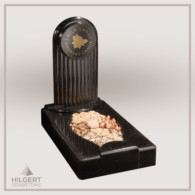 UR-GR-300 | Hilgert Grabsteine | Urnengrabstein aus Granit