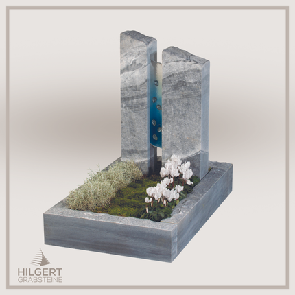 UR-GR-UA467-OT-003289 | Hilgert Grabsteine | Urnengrabstein aus Granit