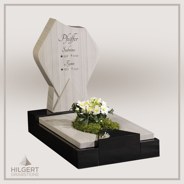 UR-GR-UA515 | Hilgert Grabsteine | Urnengrabstein aus Granit